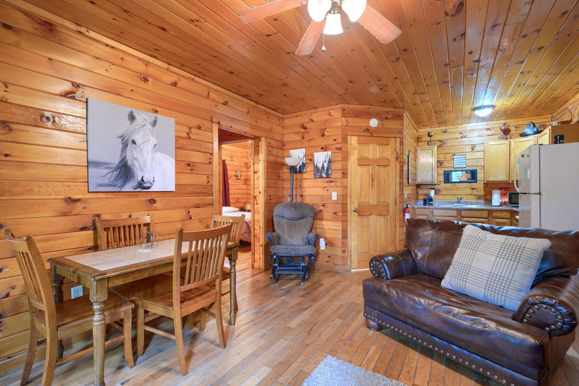 Blue Rose Cabins - Pine Ridge Cabin Logan Exterior foto